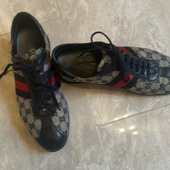 Blue and gray Gucci shoes with leather top - Picture 2 of 5